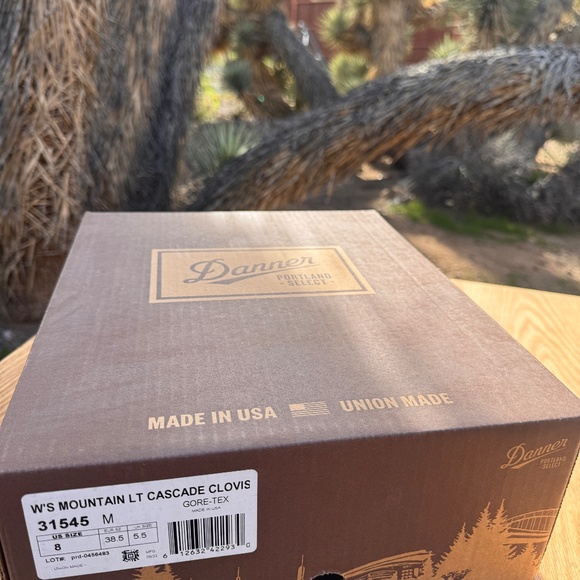 DANNER MOUNTAIN LIGHT CASCADE CLOVIS GORE-TEX (WATERPROOF) - Picture 6 of 6